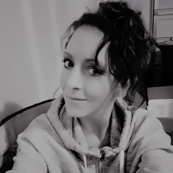 Meet your Posher, Ashley - Picture 1 of 1